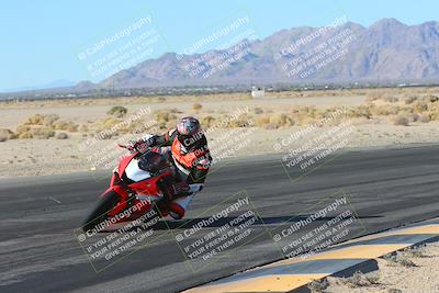 media/Jan-10-2025-CVMA Friday Practice (Fri) [[489e0da257]]/Group 4 and Trackday/Session 2 (Turn 4 Inside)/